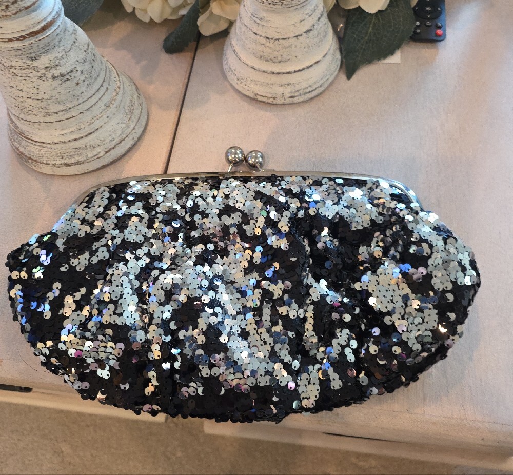 Mossimo Supply Co. Black Sequin Kiss-Lock Evening Clutch - Picture 5 of 8